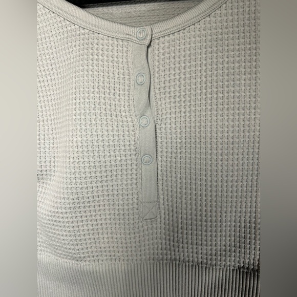 Offline by Aerie women’s long sleeve grey top size S in perfect condition - Picture 4 of 10